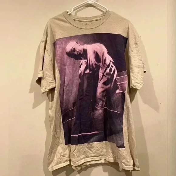 Ariana Grande Sweetener Tour Filtered Staircase T-shirt - Picture 3 of 4